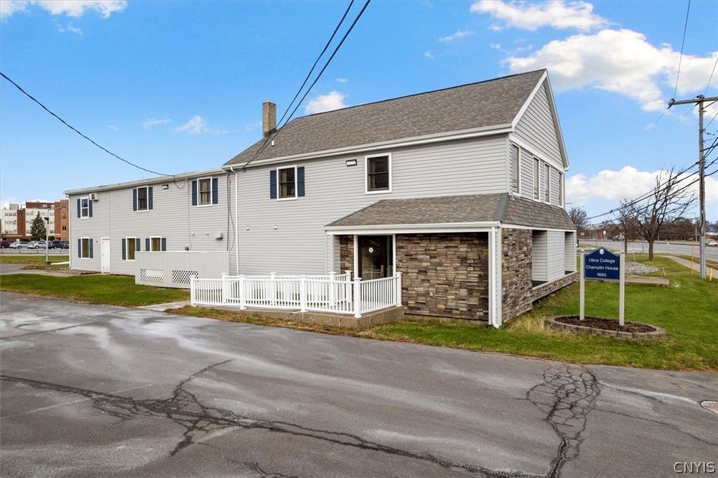 1660 Champlin Avenue, New Hartford, NY 13413