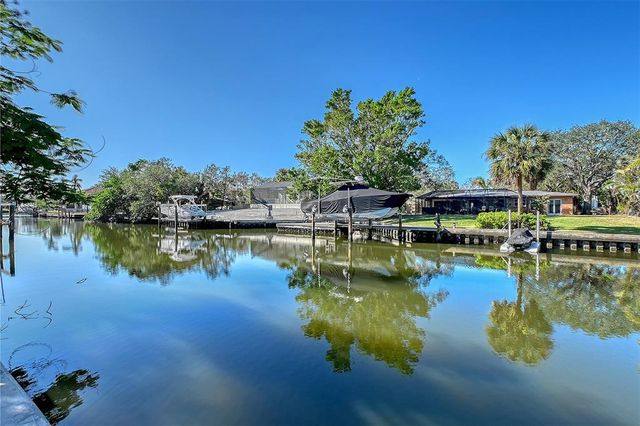 5072 HIGEL AVENUE, Sarasota, FL 34242