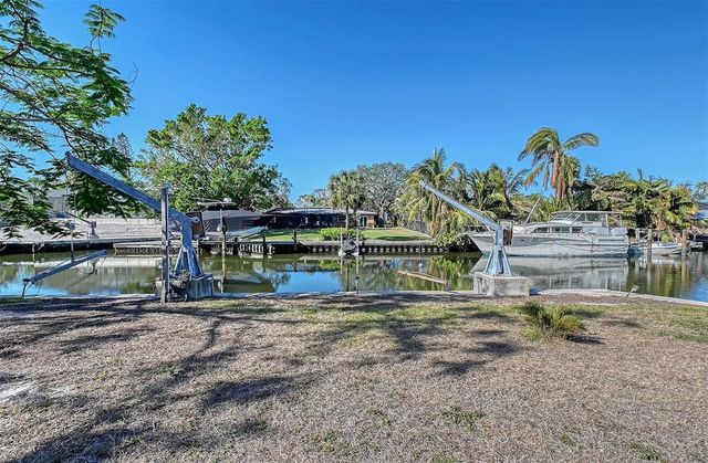 5072 HIGEL AVENUE, Sarasota, FL 34242