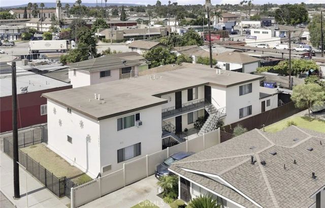 10621 San Carlos, South Gate, CA 90280