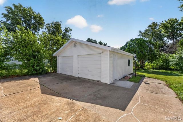 2530 Grants Parkway, Florissant, MO 63031