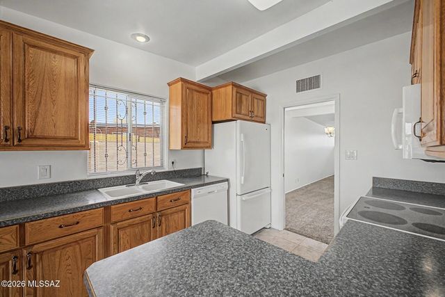 3302 W Calle Fresa, Tucson, AZ 85741