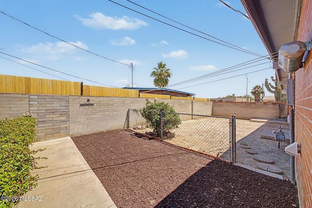 3302 W Calle Fresa, Tucson, AZ 85741