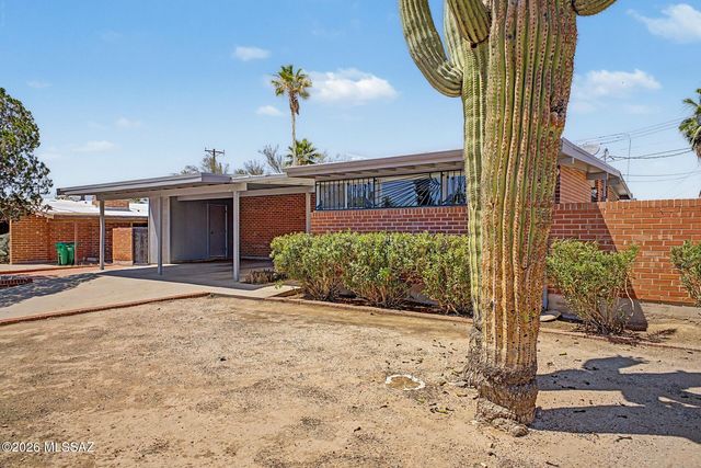 3302 W Calle Fresa, Tucson, AZ 85741