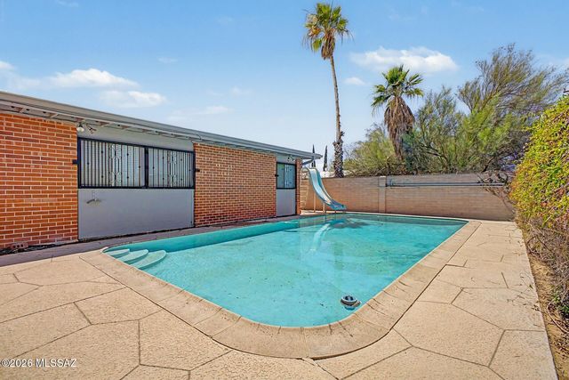 3302 W Calle Fresa, Tucson, AZ 85741
