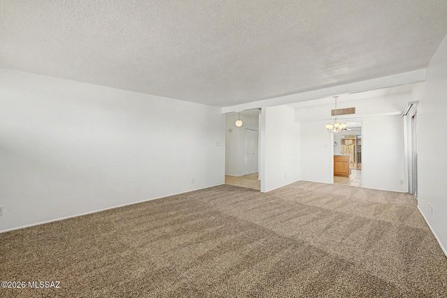 3302 W Calle Fresa, Tucson, AZ 85741