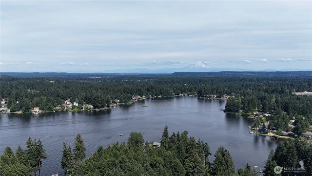 3901 Long Lake Dr SE, Lacey, WA 98503