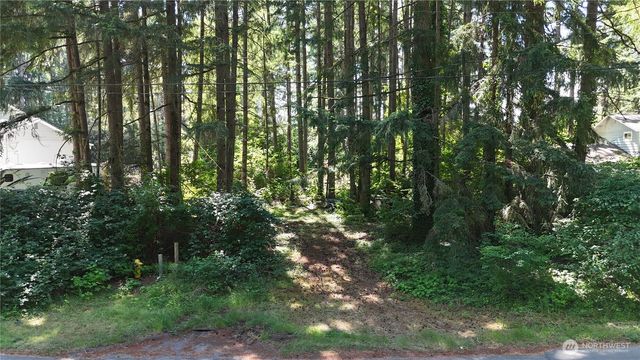 3901 Long Lake Dr SE, Lacey, WA 98503