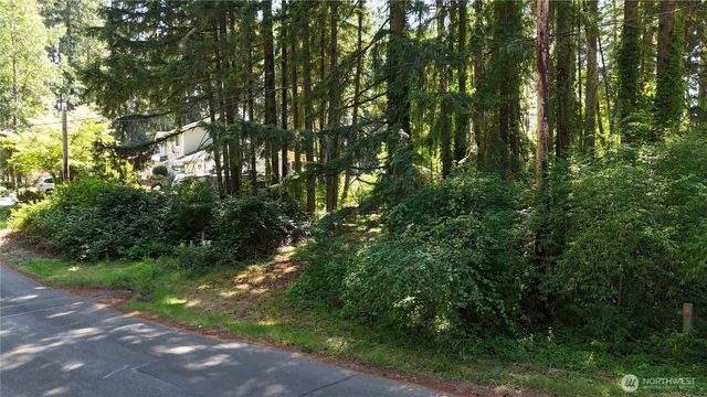 3901 Long Lake Dr SE, Lacey, WA 98503