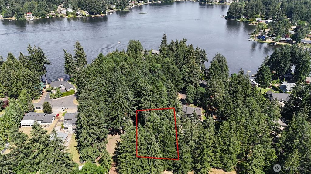 3901 Long Lake Dr SE, Lacey, WA 98503