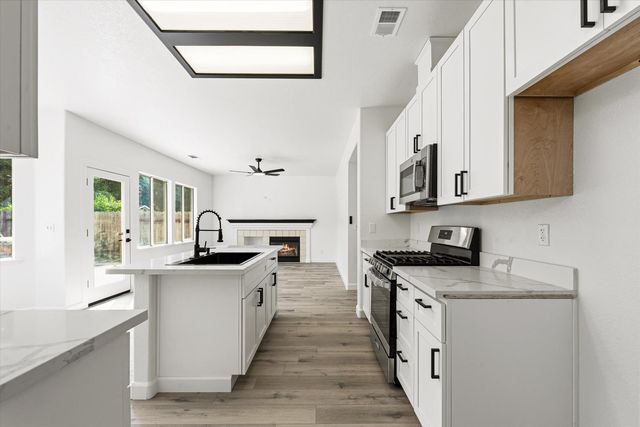 10738 Pleasant Valley Cir, Stockton, CA 95209