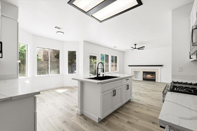 10738 Pleasant Valley Cir, Stockton, CA 95209