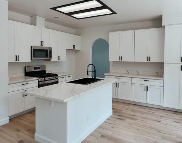 10738 Pleasant Valley Cir, Stockton, CA 95209