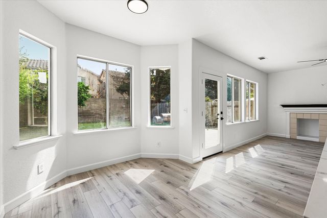 10738 Pleasant Valley Cir, Stockton, CA 95209