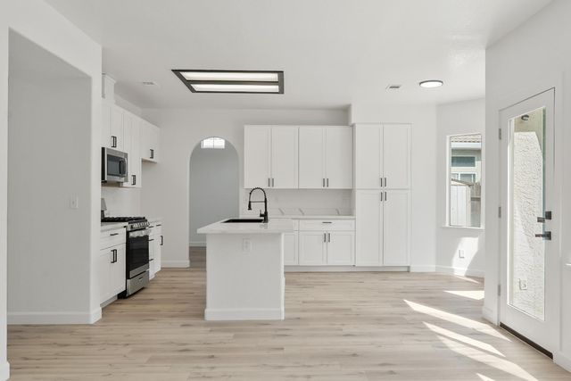 10738 Pleasant Valley Cir, Stockton, CA 95209