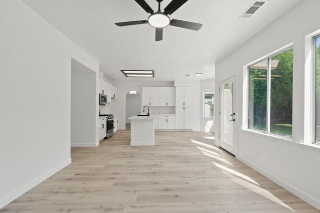 10738 Pleasant Valley Cir, Stockton, CA 95209