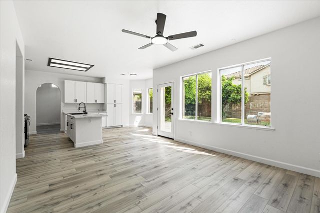 10738 Pleasant Valley Cir, Stockton, CA 95209