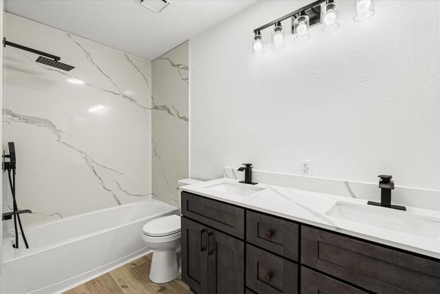 10738 Pleasant Valley Cir, Stockton, CA 95209