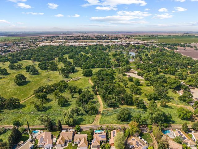 10738 Pleasant Valley Cir, Stockton, CA 95209