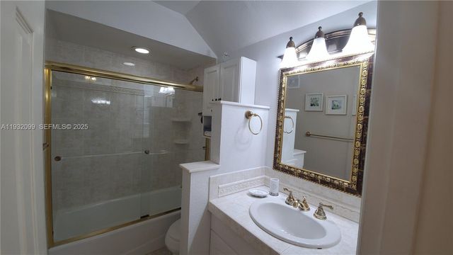 470 Paradise Isle Blvd 309, Hallandale Beach, FL 33009