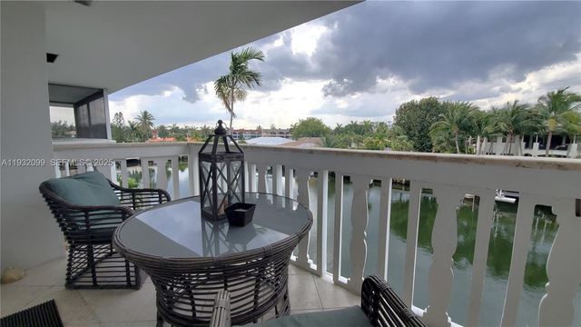 470 Paradise Isle Blvd 309, Hallandale Beach, FL 33009