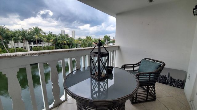 470 Paradise Isle Blvd 309, Hallandale Beach, FL 33009