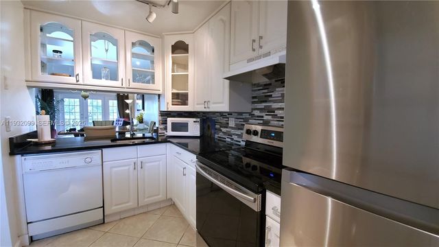 470 Paradise Isle Blvd 309, Hallandale Beach, FL 33009