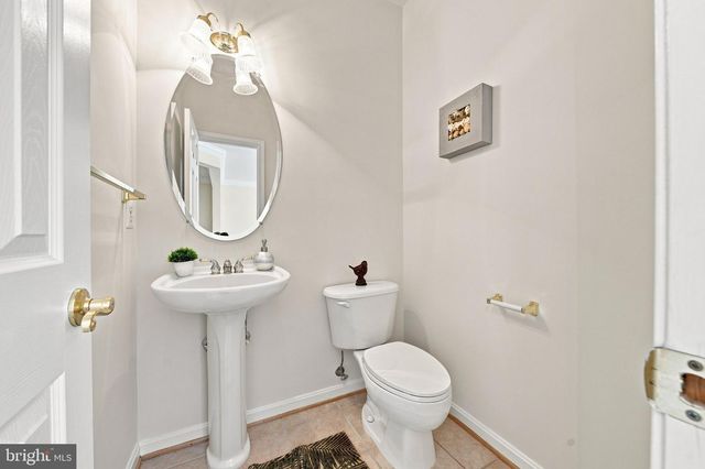 810 SYDNEY TER NE, Leesburg, VA 20176