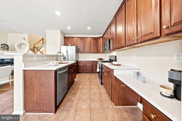 810 SYDNEY TER NE, Leesburg, VA 20176