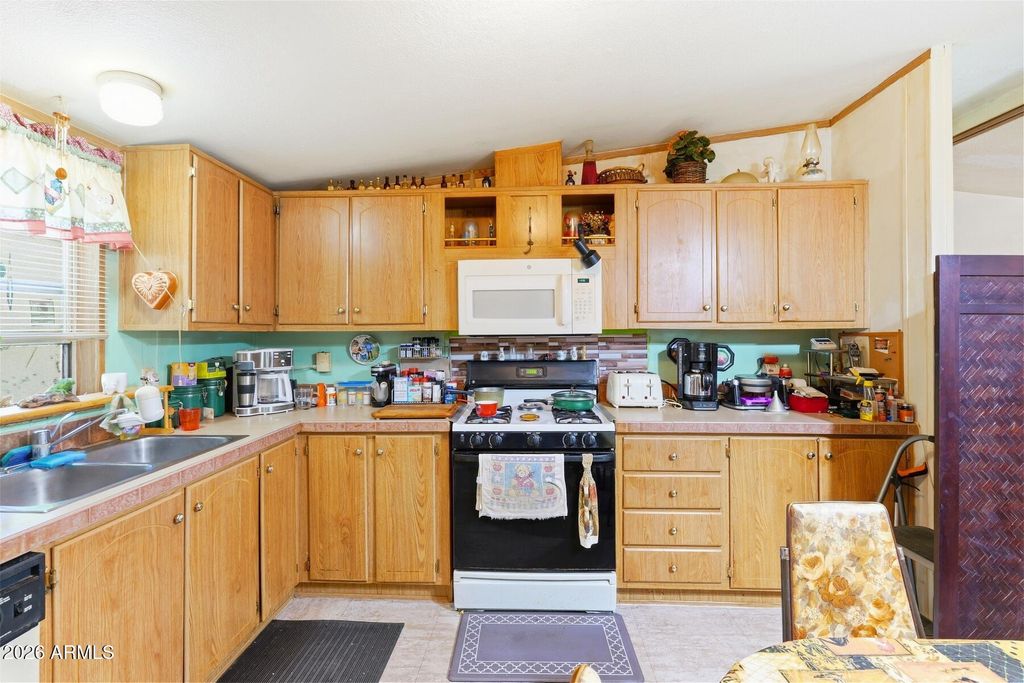 Image 5 of property listing at 4260 S BODIE Court, Sierra Vista, AZ 85650