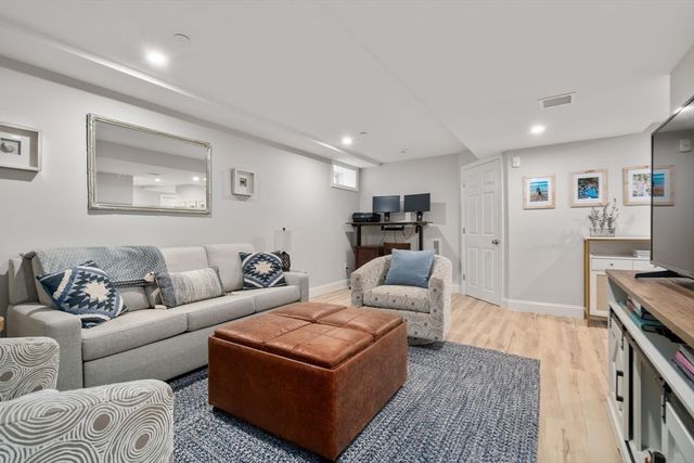 9 Bellevue Rd 9, Natick, MA 01760