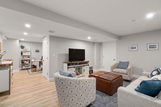 9 Bellevue Rd 9, Natick, MA 01760