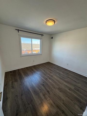 29346 Hoover Road, Warren, MI 48093