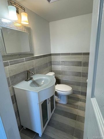 29346 Hoover Road, Warren, MI 48093