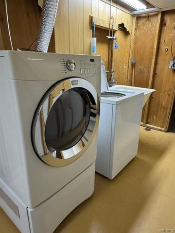 29346 Hoover Road, Warren, MI 48093