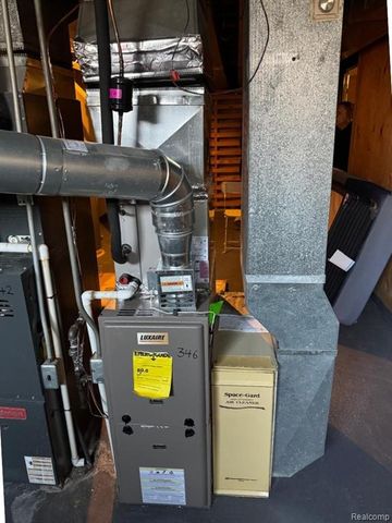 29346 Hoover Road, Warren, MI 48093