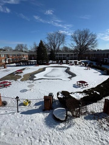 29346 Hoover Road, Warren, MI 48093