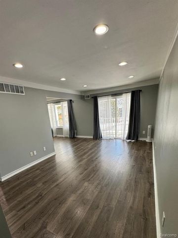 29346 Hoover Road, Warren, MI 48093