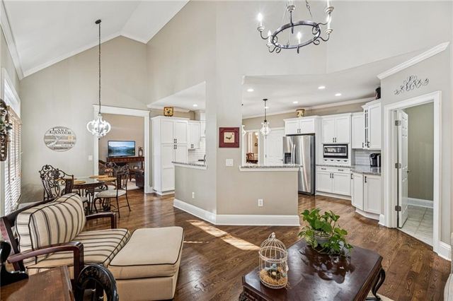 8160 Willow Point, Gainesville, GA 30506