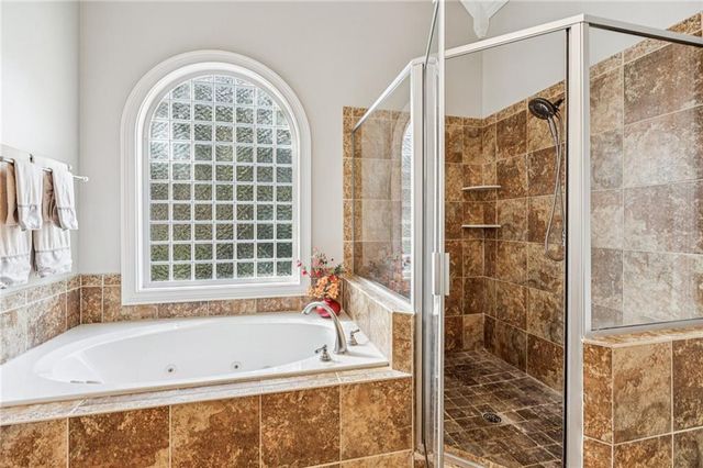 8160 Willow Point, Gainesville, GA 30506