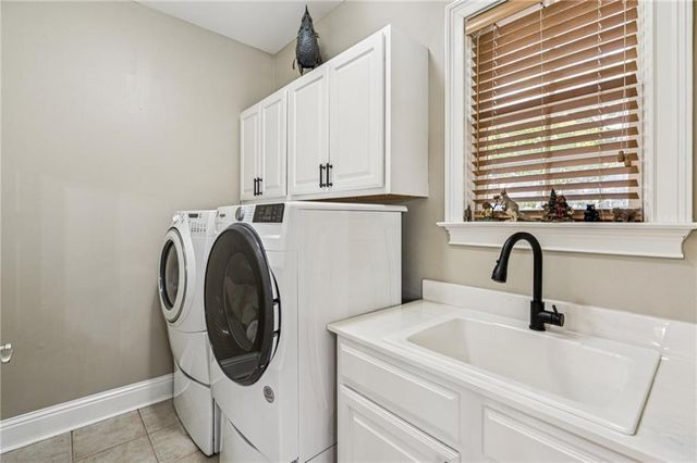 8160 Willow Point, Gainesville, GA 30506