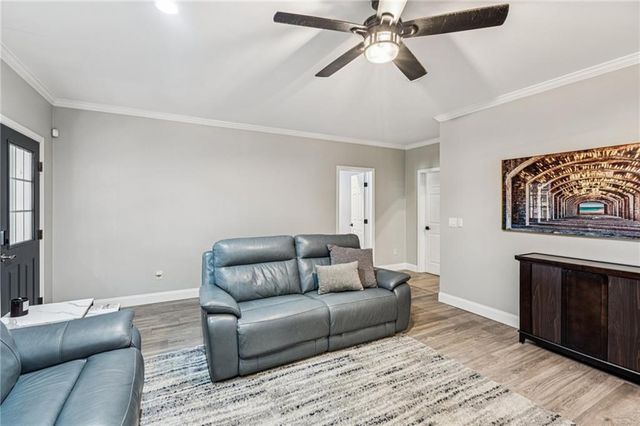 8160 Willow Point, Gainesville, GA 30506