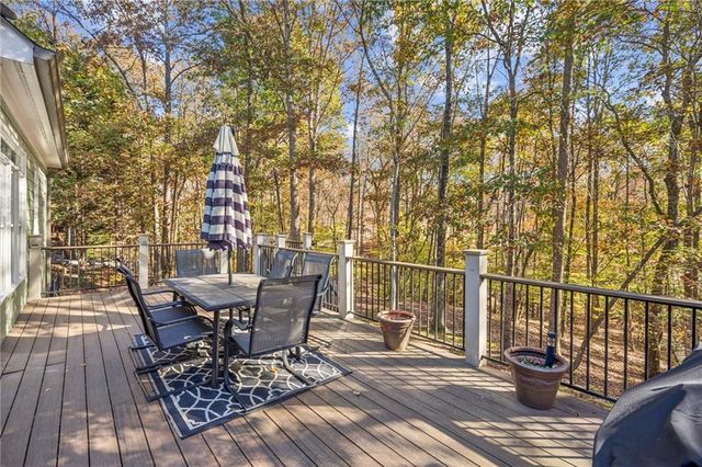 8160 Willow Point, Gainesville, GA 30506