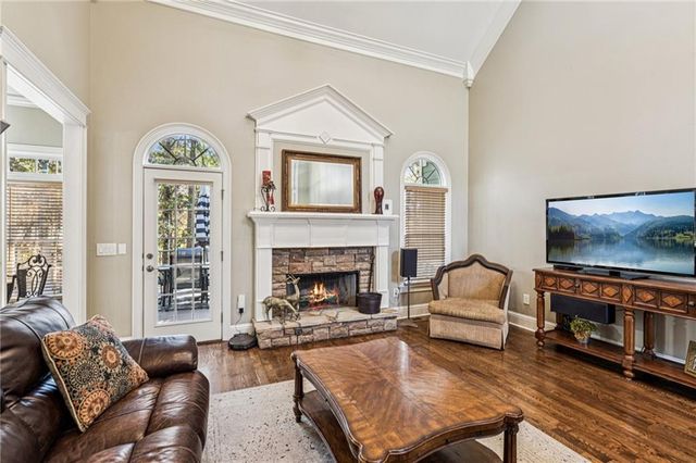 8160 Willow Point, Gainesville, GA 30506