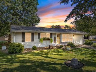 1814 Cambridge Drive, Warsaw, IN 46580