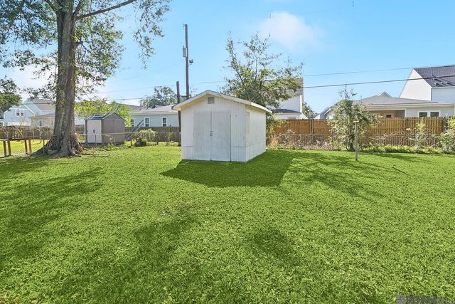 9046 Kingcrest Pkwy, Baton Rouge, LA 70810