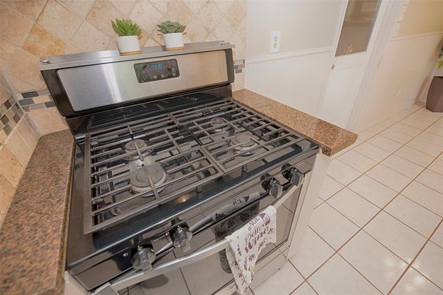 503 Brendon Park Lane, Friendswood, TX 77546