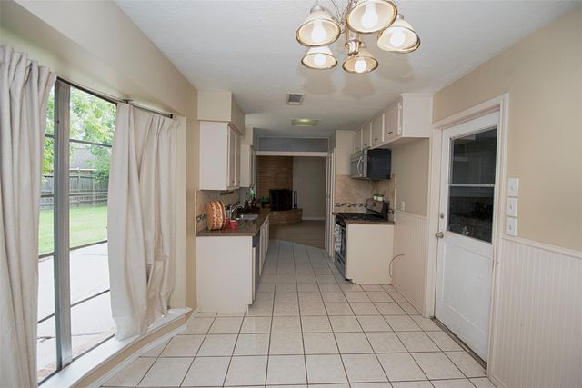 503 Brendon Park Lane, Friendswood, TX 77546