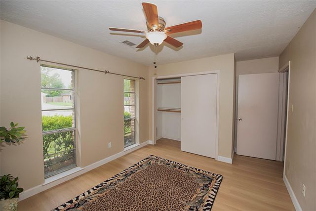 503 Brendon Park Lane, Friendswood, TX 77546