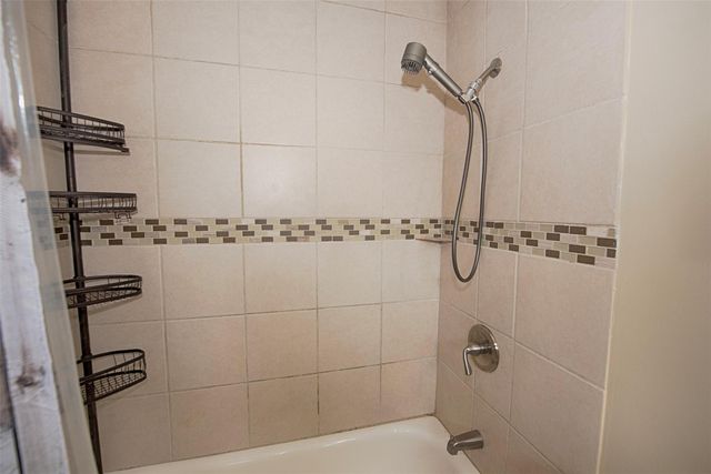 503 Brendon Park Lane, Friendswood, TX 77546